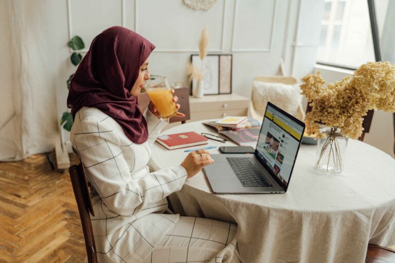Why Your Business in Oman Must Have a Website in 2024